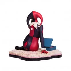 DC Comics Batman: The Animated Series Harley Quinn Waiting For My J Man Statue