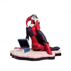 DC Comics Batman: The Animated Series Harley Quinn Waiting For My J Man Statue